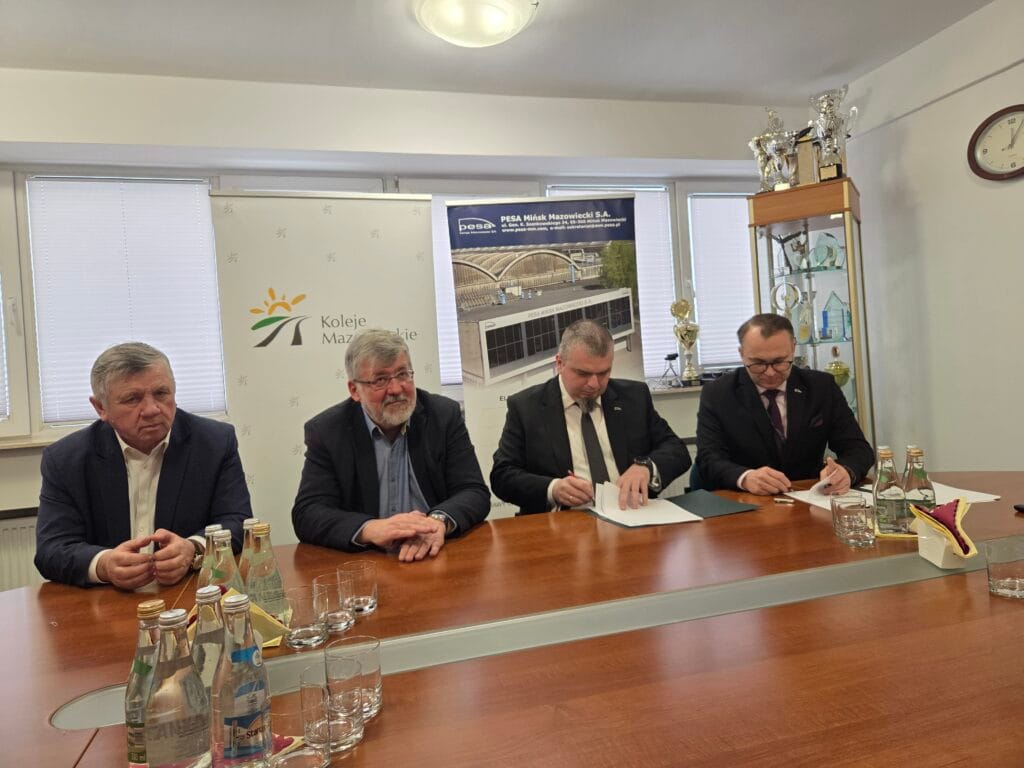 PESA Mińsk Mazowiecki wykona naprawy rewizyjne 33 pojazdów EN57AKM dla Kolei Mazowieckich